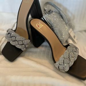 New. Bought to wear to a wedding and decided on something different.